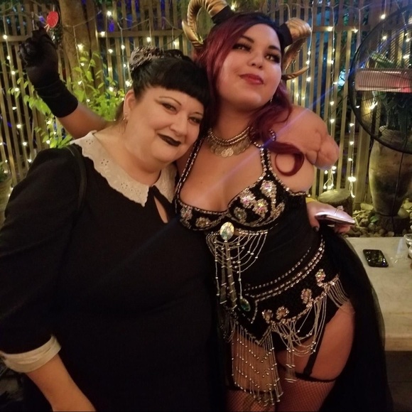 Meet your Posher, Gigi - Picture 4 of 4